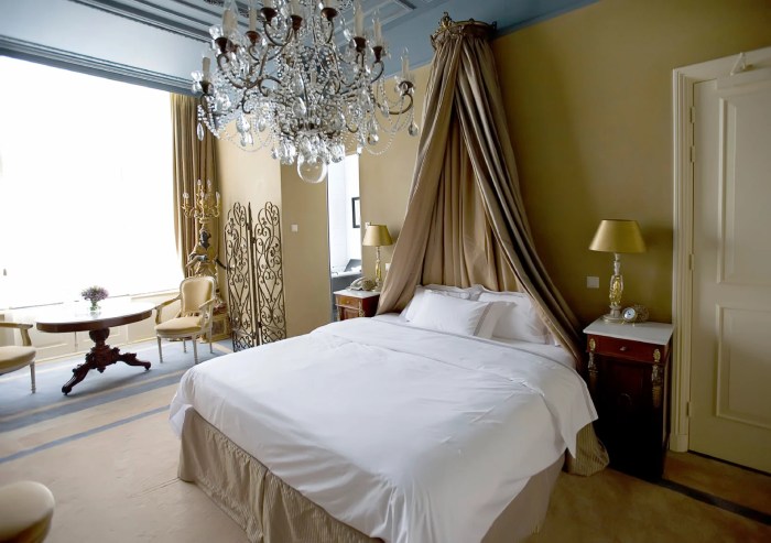 Bedroom chandelier ideas curtain master beautiful bed lighting bedrooms headboard elegant classic romantic carpet colors crystal white curtains homestratosphere ceiling Bedroom chandelier ideas curtain master beautiful bed lighting bedrooms headboard elegant classic romantic carpet colors crystal white curtains homestratosphere ceiling
