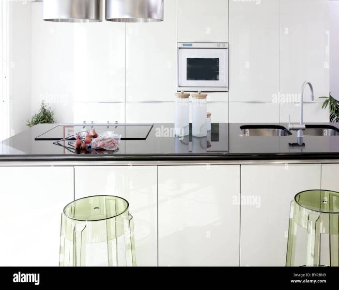 Splashback silestone dulux polyurethane benchtop premierkitchens paykel fridge tap siemens kellyville premier cooktop statuario Splashback silestone dulux polyurethane benchtop premierkitchens paykel fridge tap siemens kellyville premier cooktop statuario
